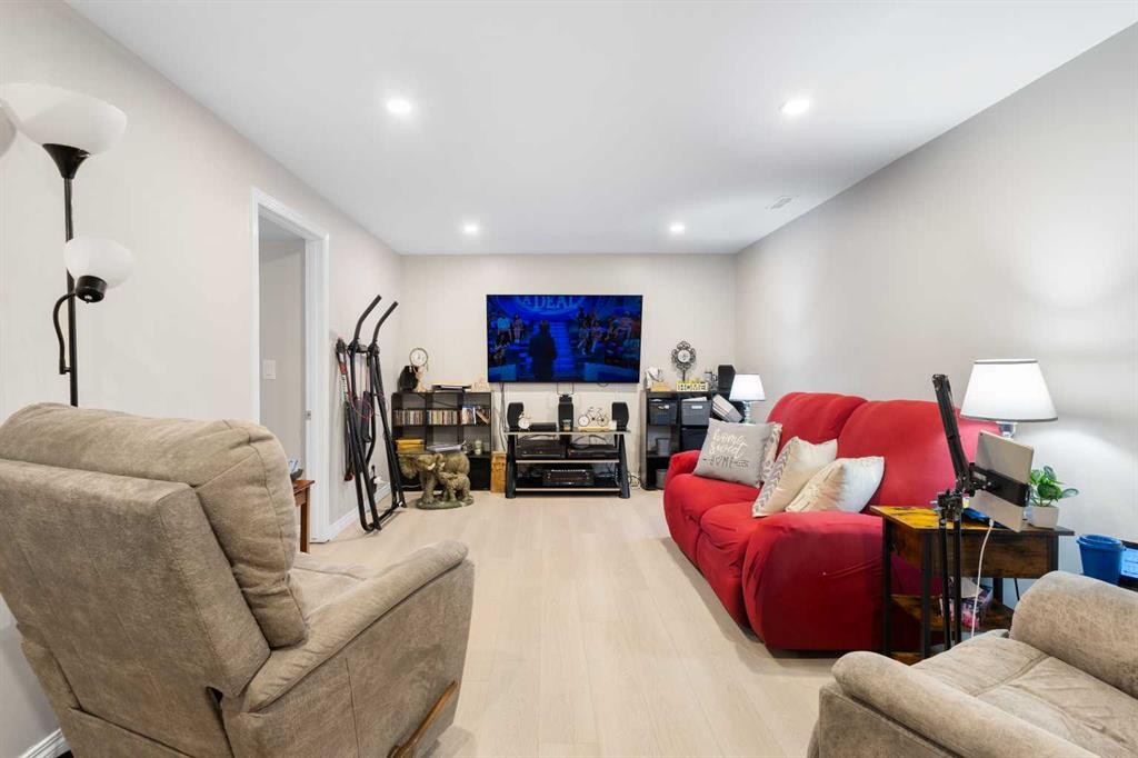 4612 Fortune Road Se, Calgary, AB - Indoor