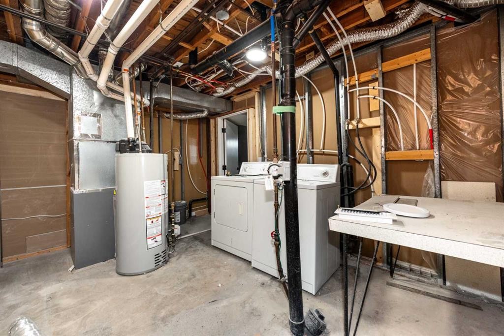 1432 43 Street Ne, Calgary, AB - Indoor Photo Showing Other Room