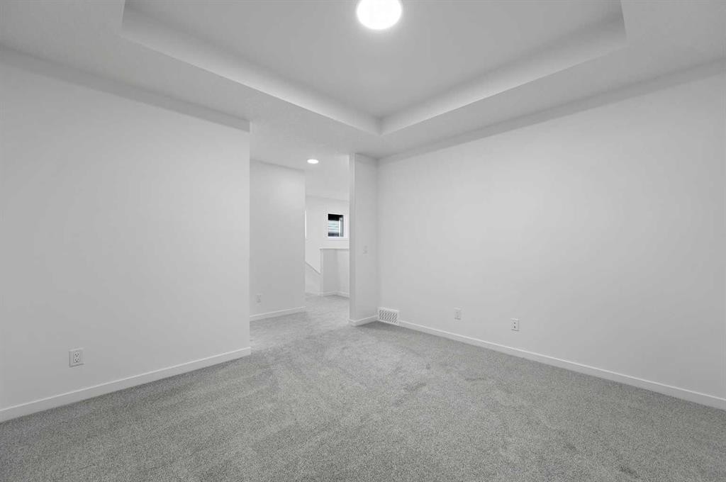 211 Corner Glen Crescent Ne, Calgary, AB - Indoor Photo Showing Other Room