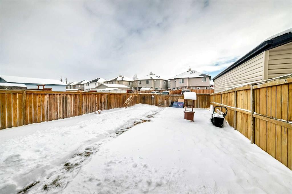 16 Saddlebrook Place Ne, Calgary, AB - Outdoor