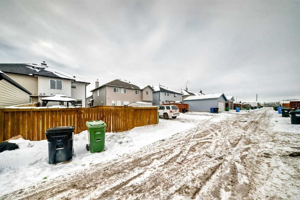 16 Saddlebrook Place Ne, Calgary, AB - Outdoor