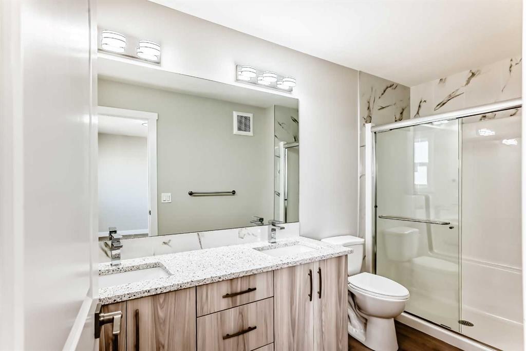 156 Belvedere Park Se, Calgary, AB - Indoor Photo Showing Bathroom