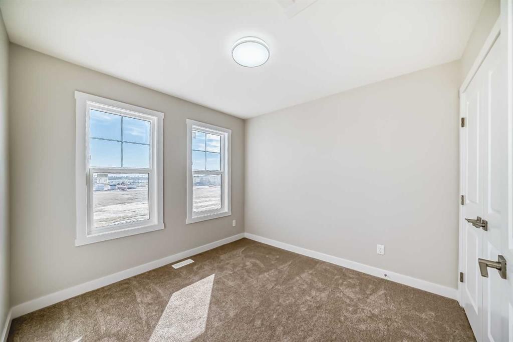 156 Belvedere Park Se, Calgary, AB - Indoor Photo Showing Other Room
