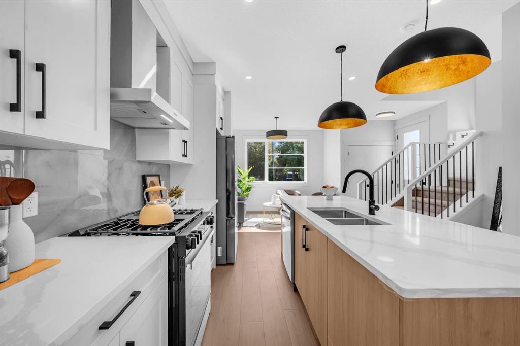 1846 24 Avenue Nw, Calgary, AB - Indoor Photo Showing Kitchen With Double Sink With Upgraded Kitchen
