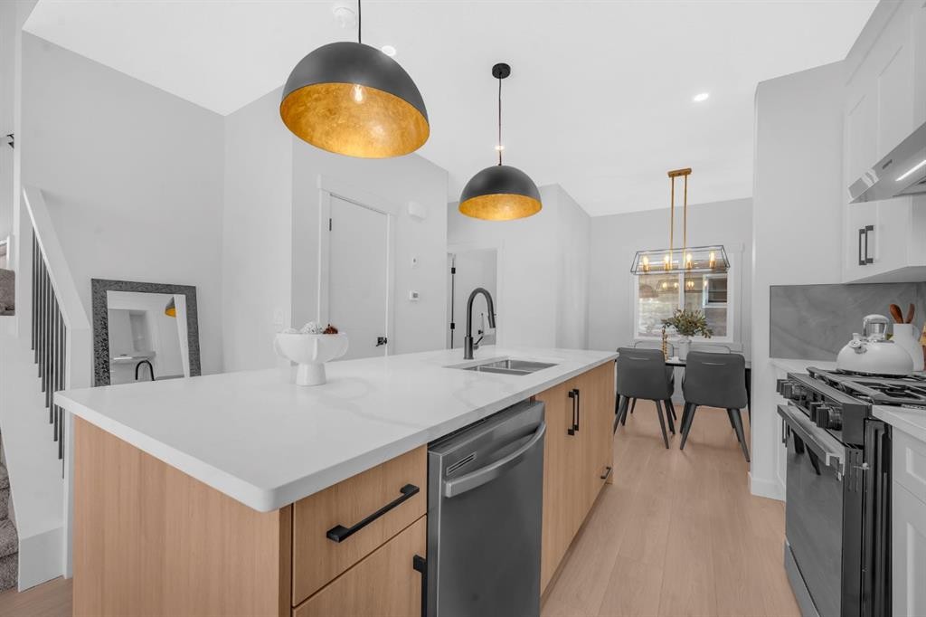 1846 24 Avenue Nw, Calgary, AB - Indoor Photo Showing Kitchen With Double Sink With Upgraded Kitchen