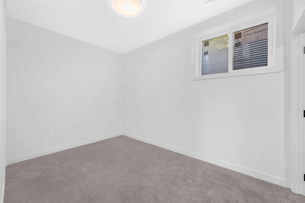 1846 24 Avenue Nw, Calgary, AB - Indoor Photo Showing Other Room