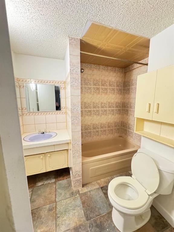 6879 Rundlehorn Drive Ne, Calgary, AB - Indoor Photo Showing Bathroom