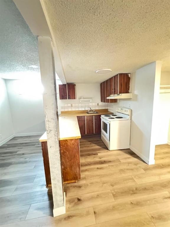 6879 Rundlehorn Drive Ne, Calgary, AB - Indoor Photo Showing Kitchen