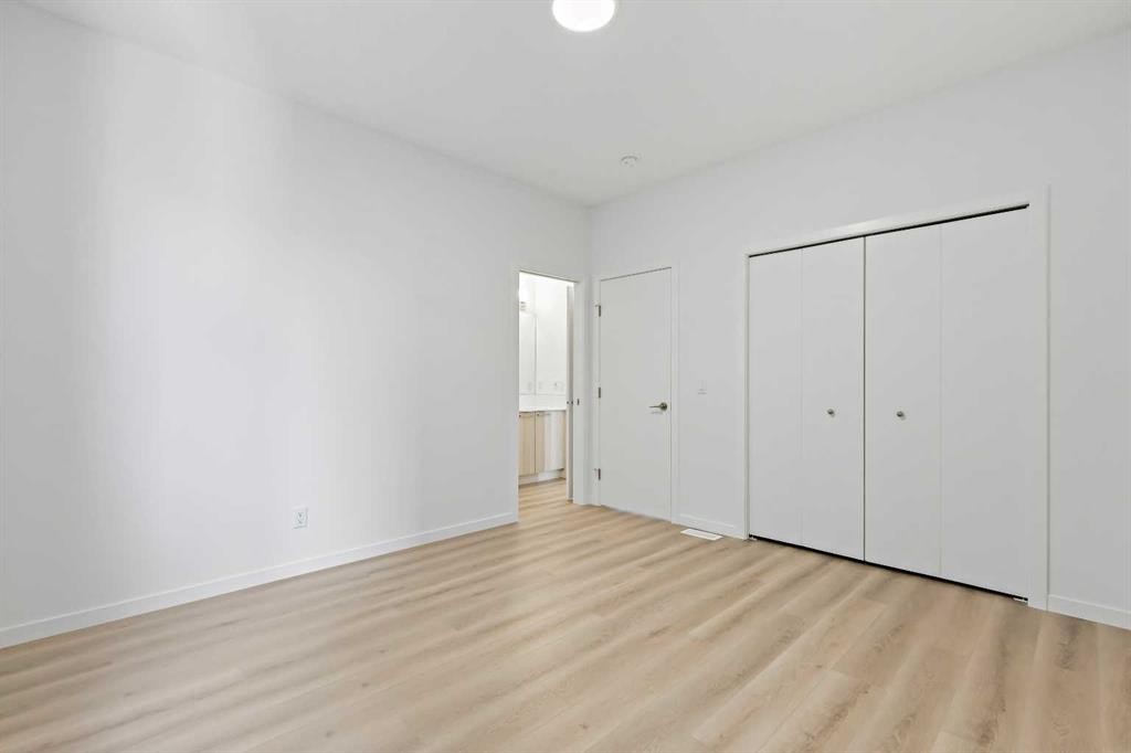 421 Corner Glen Way Ne, Calgary, AB - Indoor Photo Showing Other Room