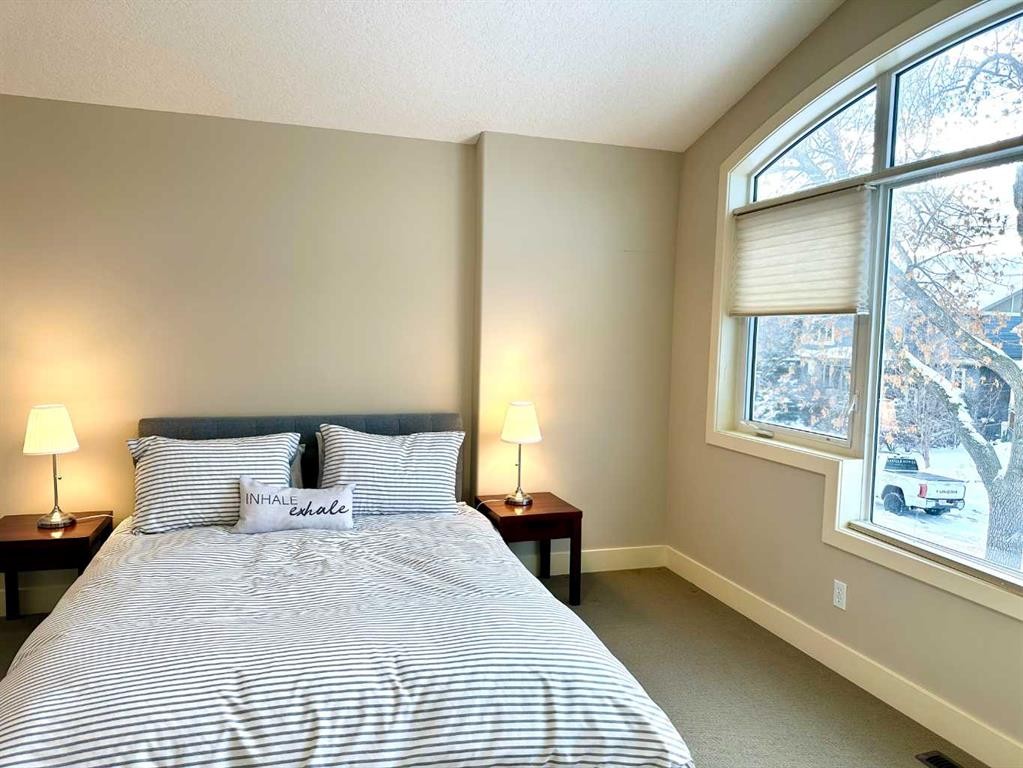 624 27 Avenue Nw, Calgary, AB - Indoor Photo Showing Bedroom