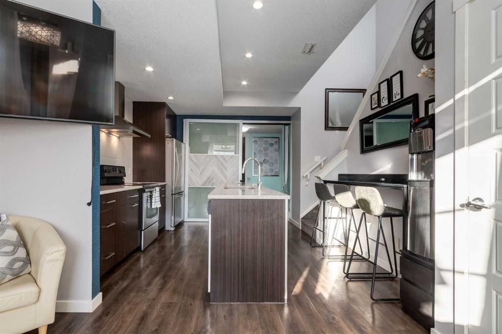 415 Saddlemont Boulevard Ne, Calgary, AB - Indoor Photo Showing Kitchen