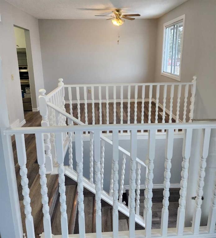 B-1404 43 Street Se, Calgary, AB - Indoor Photo Showing Other Room