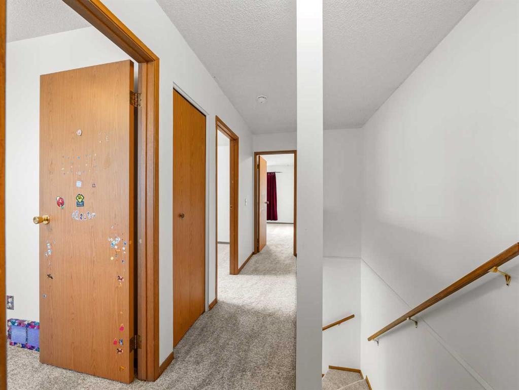 10 Martinbrook Road Ne, Calgary, AB - Indoor Photo Showing Other Room