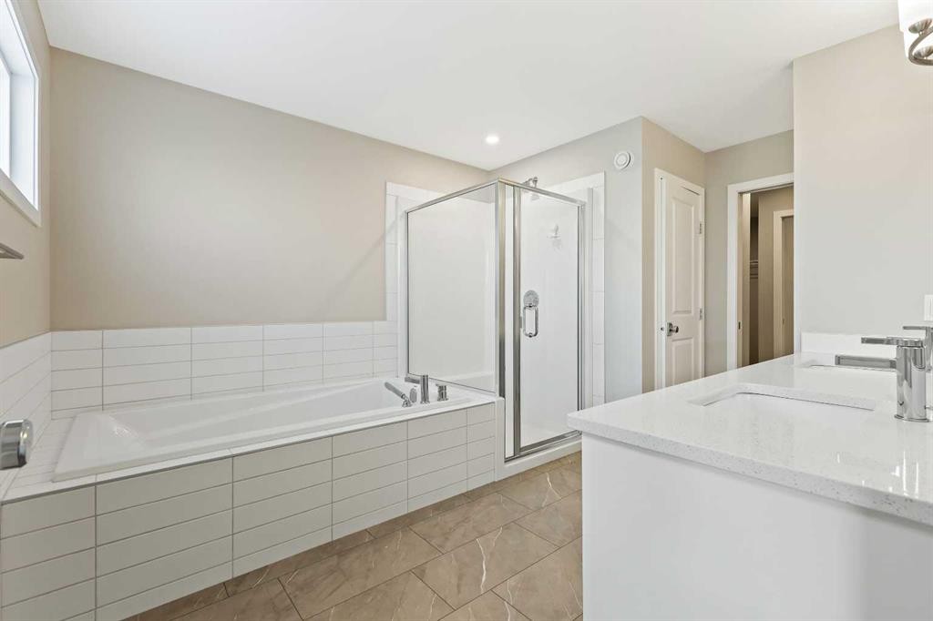 164 Wolf River Drive Se, Calgary, AB - Indoor Photo Showing Bathroom