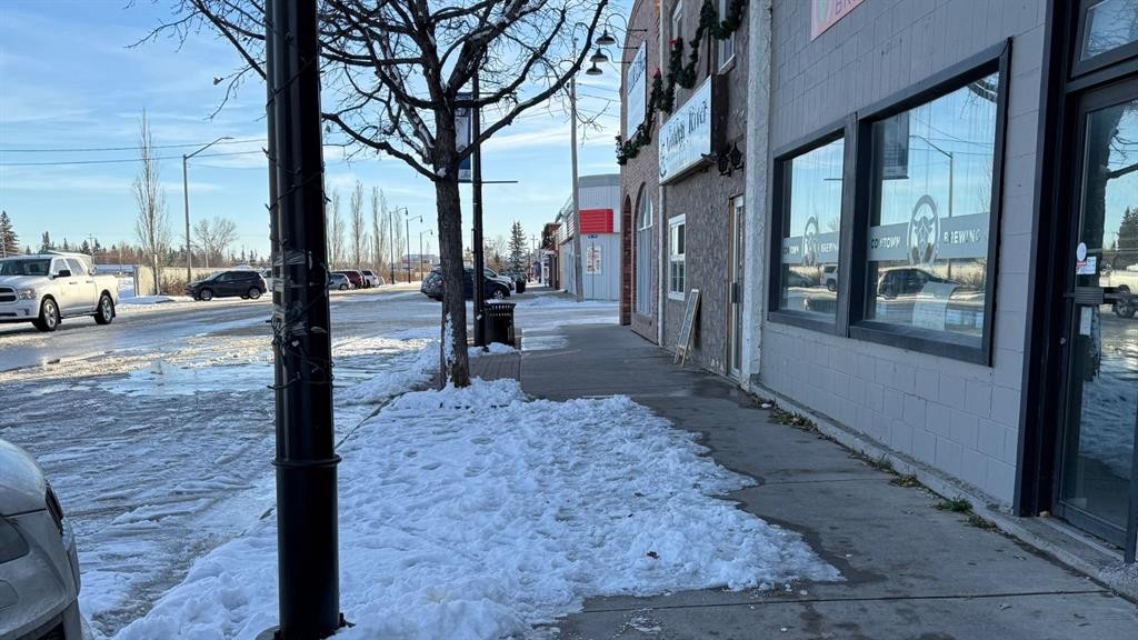 1808 20 Street, Didsbury, AB