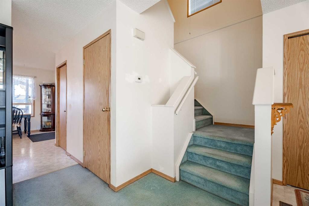 82 Martinridge Crescent Ne, Calgary, AB - Indoor Photo Showing Other Room