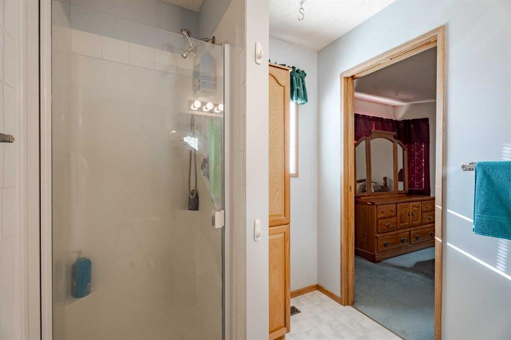 82 Martinridge Crescent Ne, Calgary, AB - Indoor Photo Showing Other Room