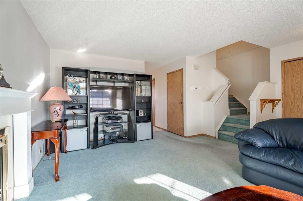 82 Martinridge Crescent Ne, Calgary, AB - Indoor