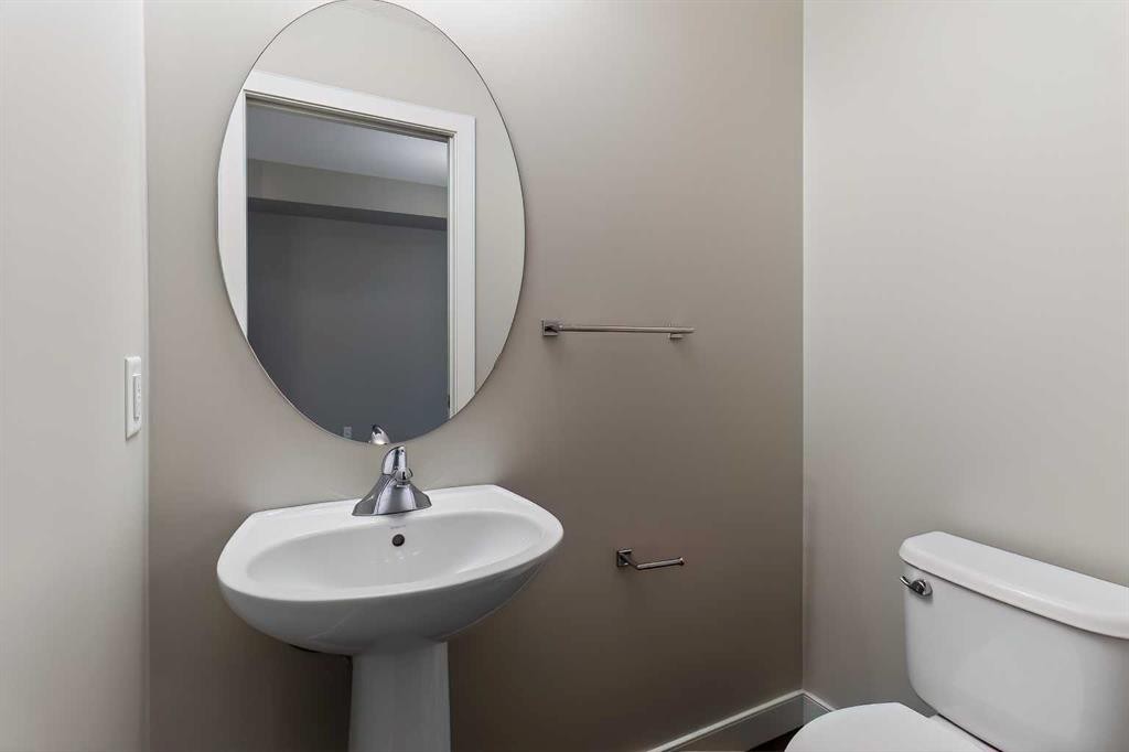 43 Redstone Circle Ne, Calgary, AB - Indoor Photo Showing Bathroom