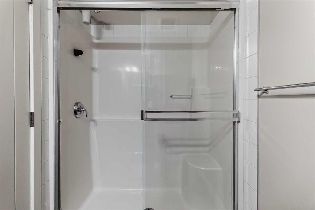 43 Redstone Circle Ne, Calgary, AB - Indoor Photo Showing Bathroom
