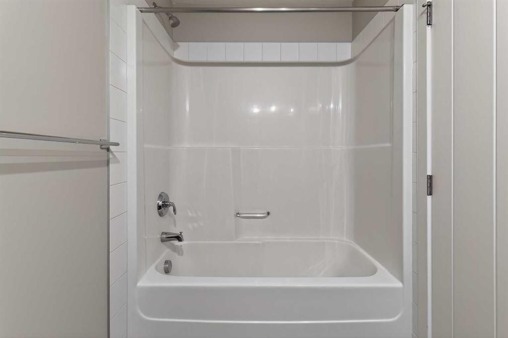 43 Redstone Circle Ne, Calgary, AB - Indoor Photo Showing Bathroom