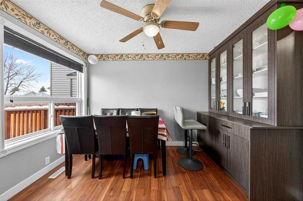 214 Martinwood Place Ne, Calgary, AB - Indoor