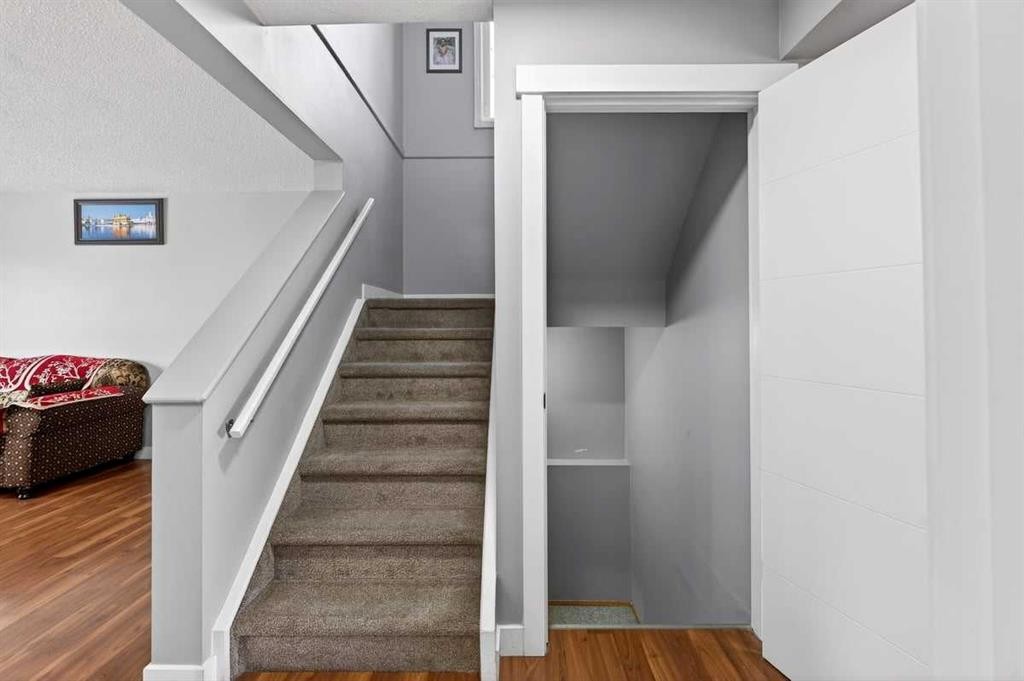 214 Martinwood Place Ne, Calgary, AB - Indoor Photo Showing Other Room
