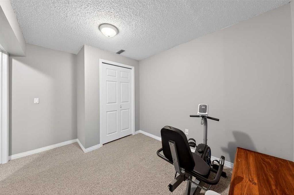 214 Martinwood Place Ne, Calgary, AB - Indoor