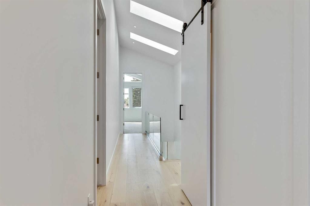 2136 53 Avenue Sw, Calgary, AB - Indoor Photo Showing Other Room