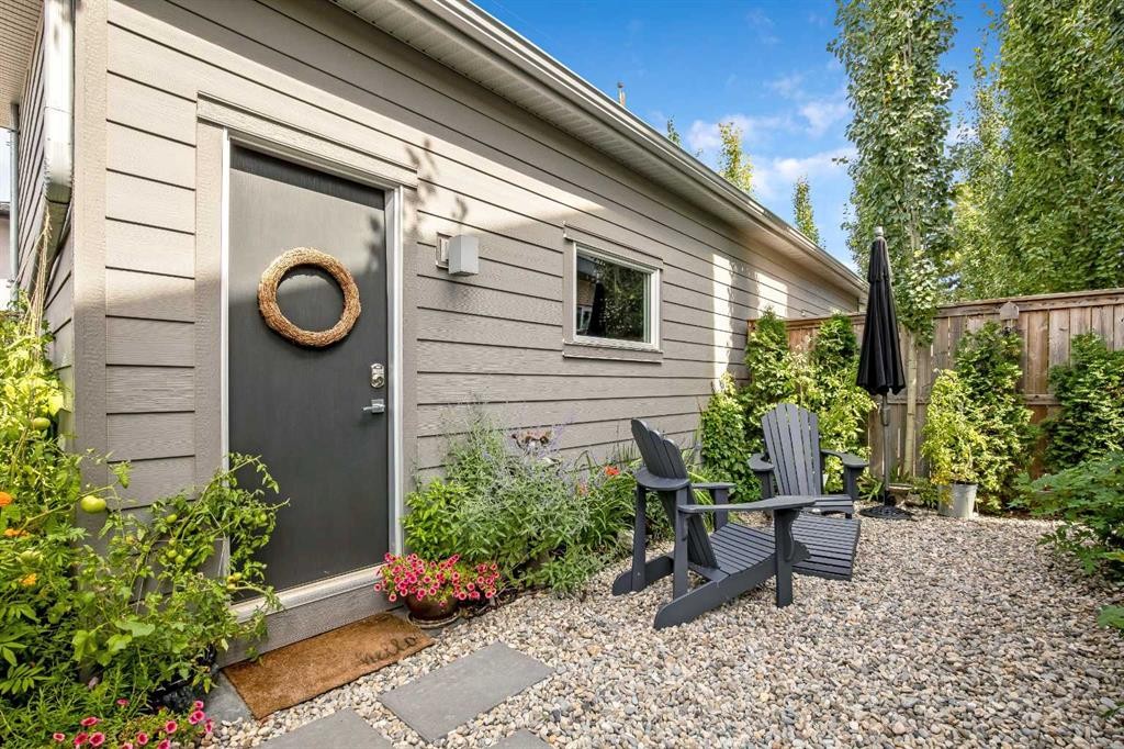 2136 53 Avenue Sw, Calgary, AB - Outdoor With Exterior