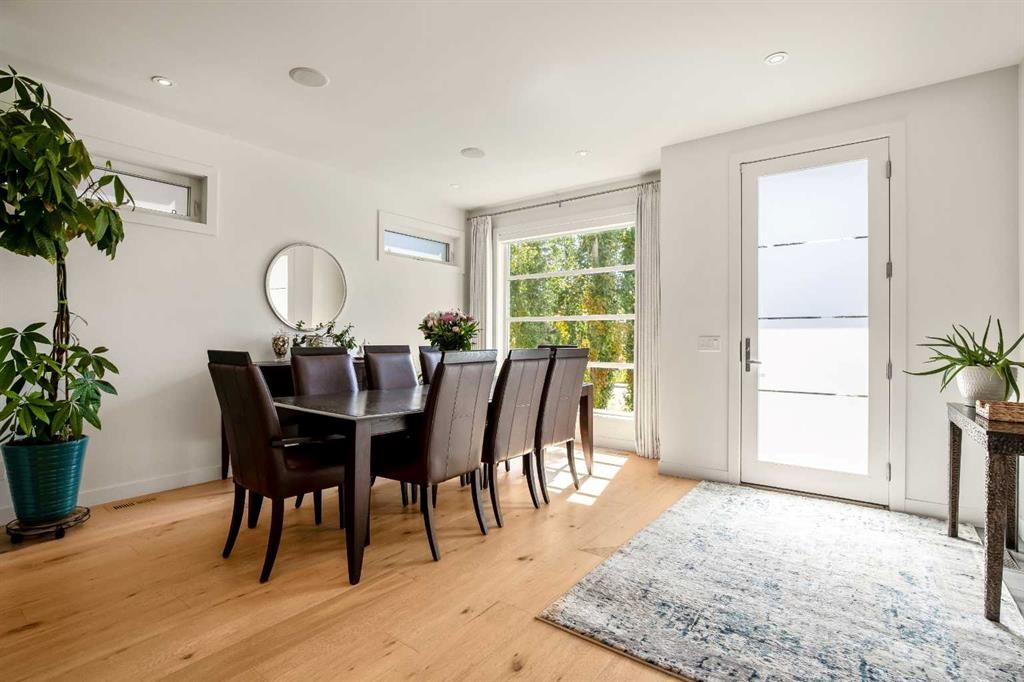 2136 53 Avenue Sw, Calgary, AB - Indoor Photo Showing Dining Room