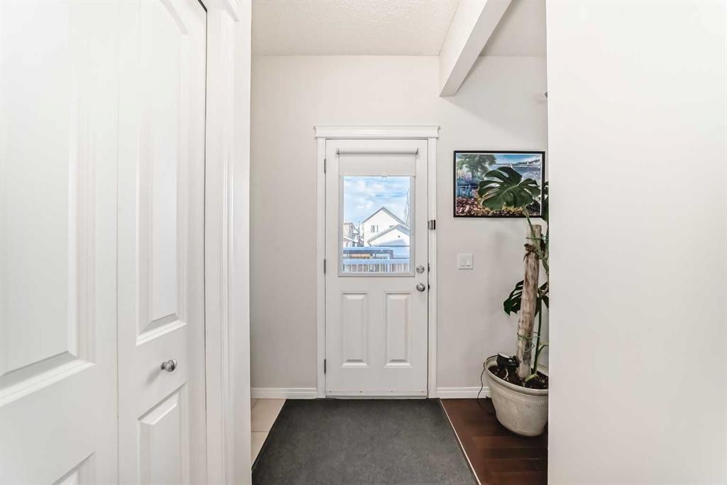 185 Legacy Crescent Se, Calgary, AB - Indoor Photo Showing Other Room