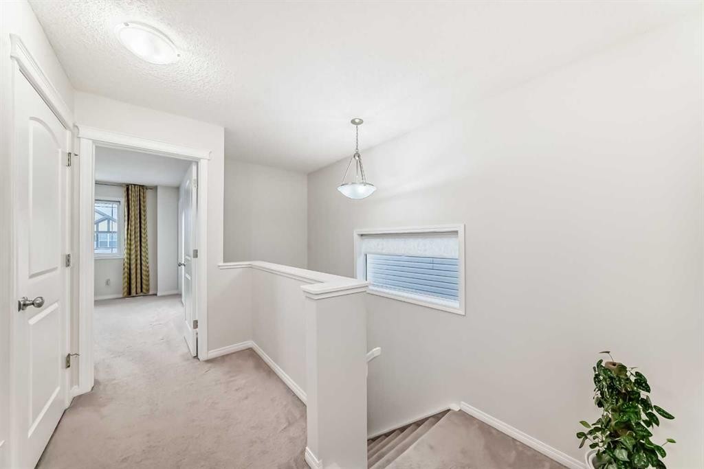 185 Legacy Crescent Se, Calgary, AB - Indoor Photo Showing Other Room