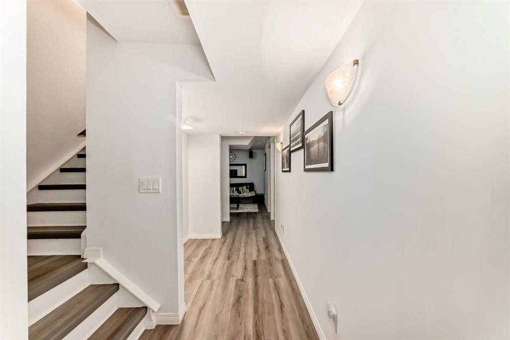 185 Legacy Crescent Se, Calgary, AB - Indoor Photo Showing Other Room