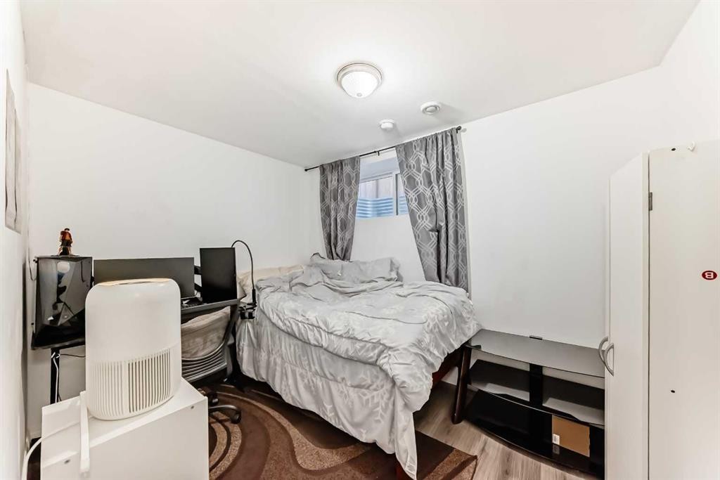 185 Legacy Crescent Se, Calgary, AB - Indoor Photo Showing Bedroom