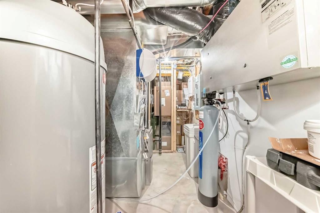 185 Legacy Crescent Se, Calgary, AB - Indoor Photo Showing Other Room