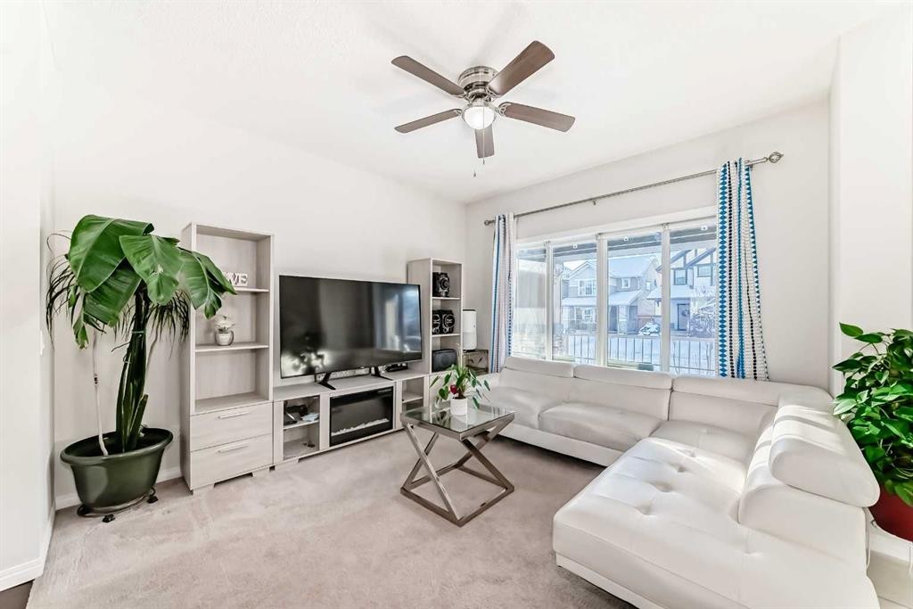 185 Legacy Crescent Se, Calgary, AB - Indoor Photo Showing Living Room