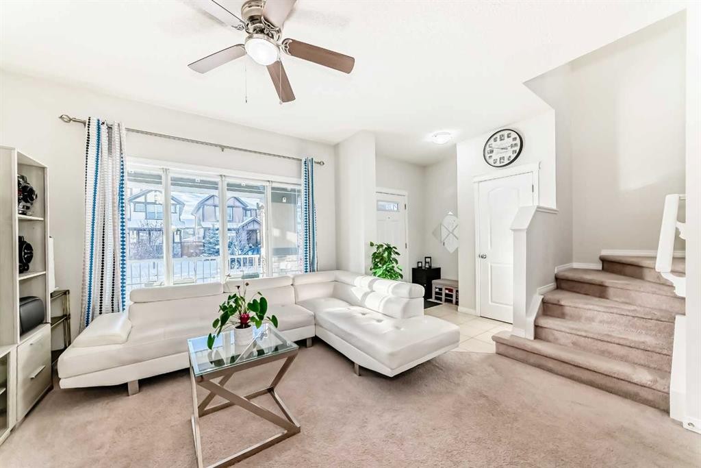 185 Legacy Crescent Se, Calgary, AB - Indoor Photo Showing Other Room