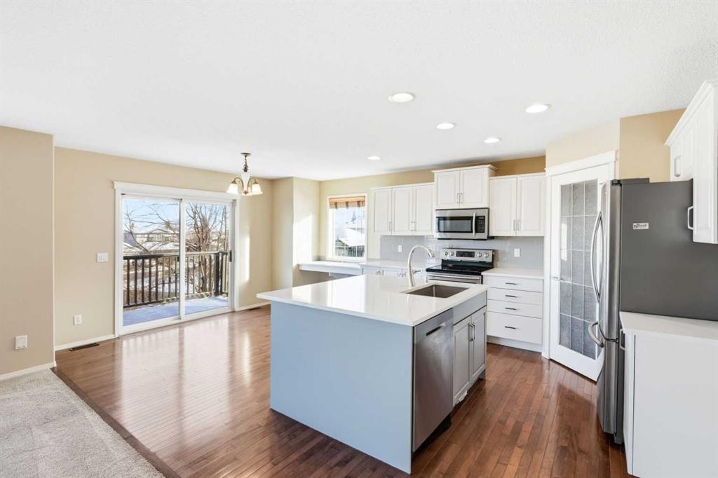 202 Panamount Court Nw, Calgary, AB - Indoor Photo Showing Kitchen