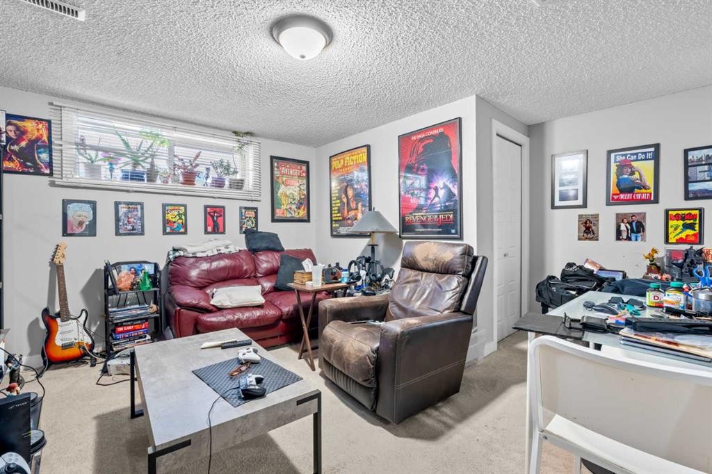 263 Doverview Crescent Se, Calgary, AB - Indoor