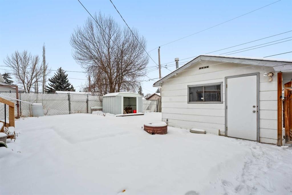 263 Doverview Crescent Se, Calgary, AB - Outdoor