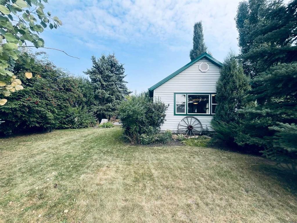 112 Allison Street, Acme, AB - Outdoor