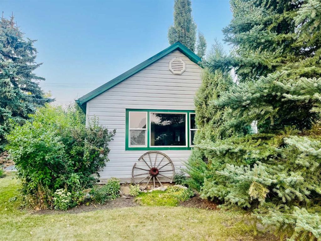 112 Allison Street, Acme, AB - Outdoor
