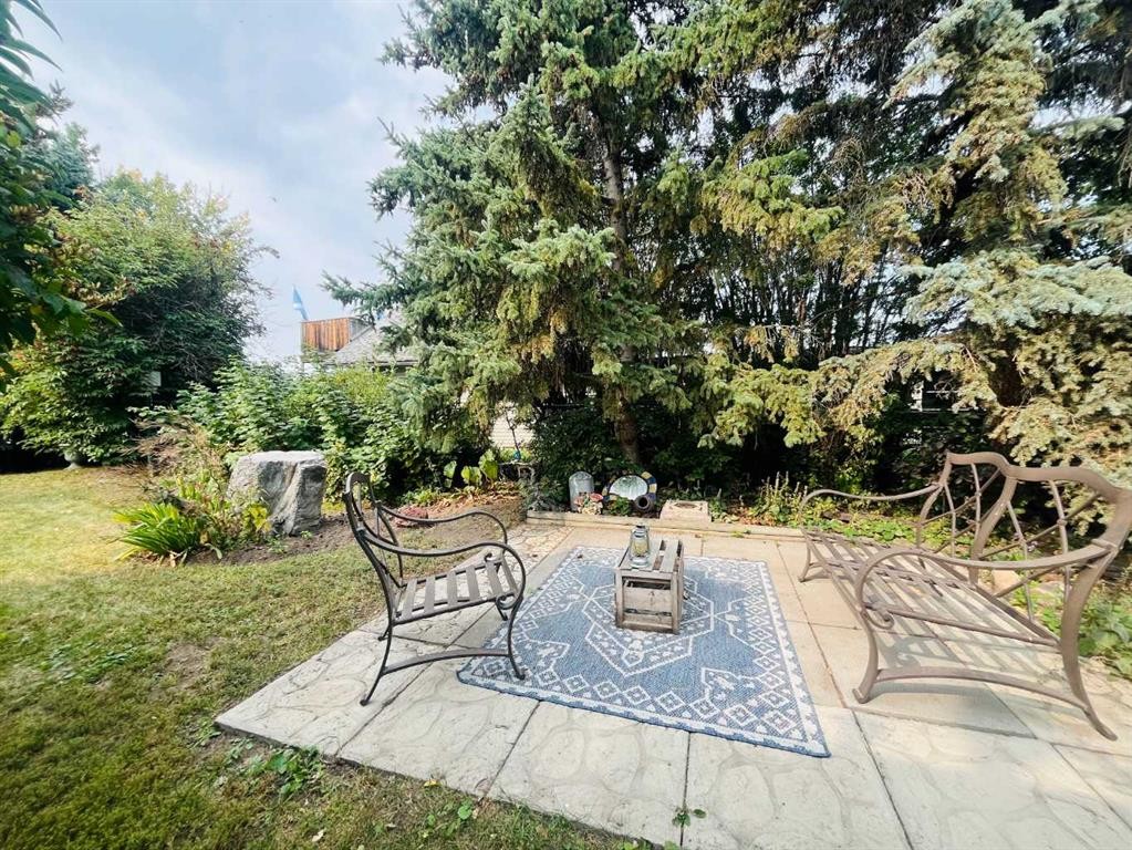 112 Allison Street, Acme, AB - Outdoor With In Ground Pool