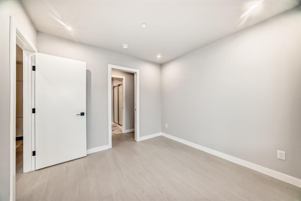 206-8375 Broadcast Avenue Sw, Calgary, AB - Indoor Photo Showing Other Room