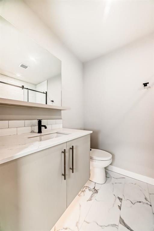206-8375 Broadcast Avenue Sw, Calgary, AB - Indoor Photo Showing Bathroom