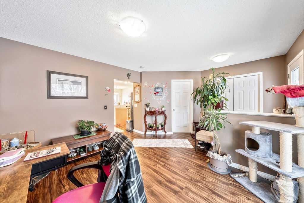 11 Saddlebrook Mews Ne, Calgary, AB - Indoor