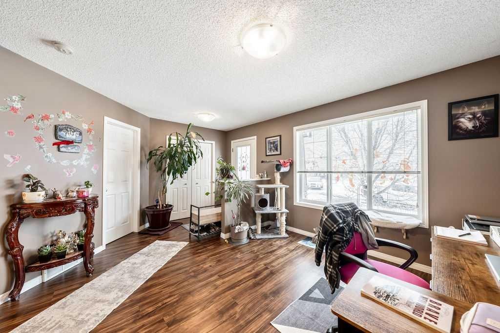 11 Saddlebrook Mews Ne, Calgary, AB - Indoor