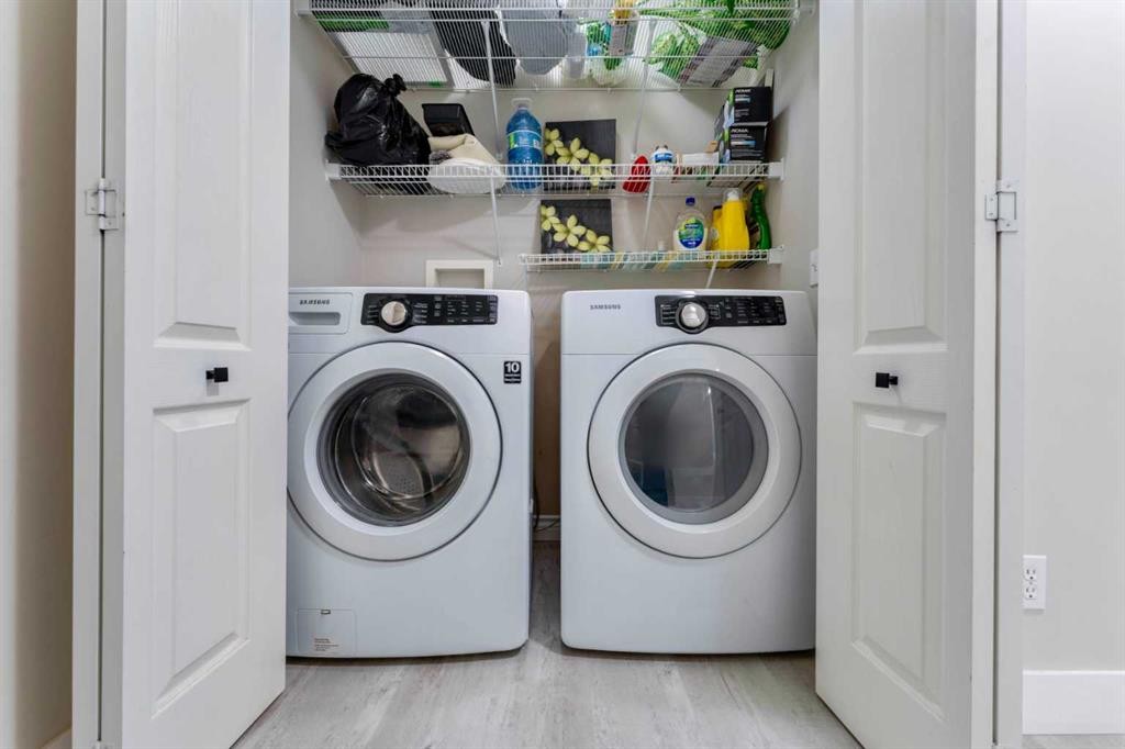 276 Fairways Bay Nw, Airdrie, AB - Indoor Photo Showing Laundry Room