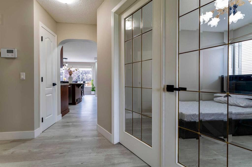 276 Fairways Bay Nw, Airdrie, AB - Indoor Photo Showing Other Room